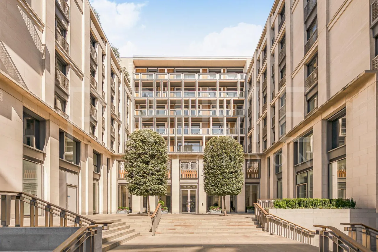 Strand, London, WC2R, photo 2