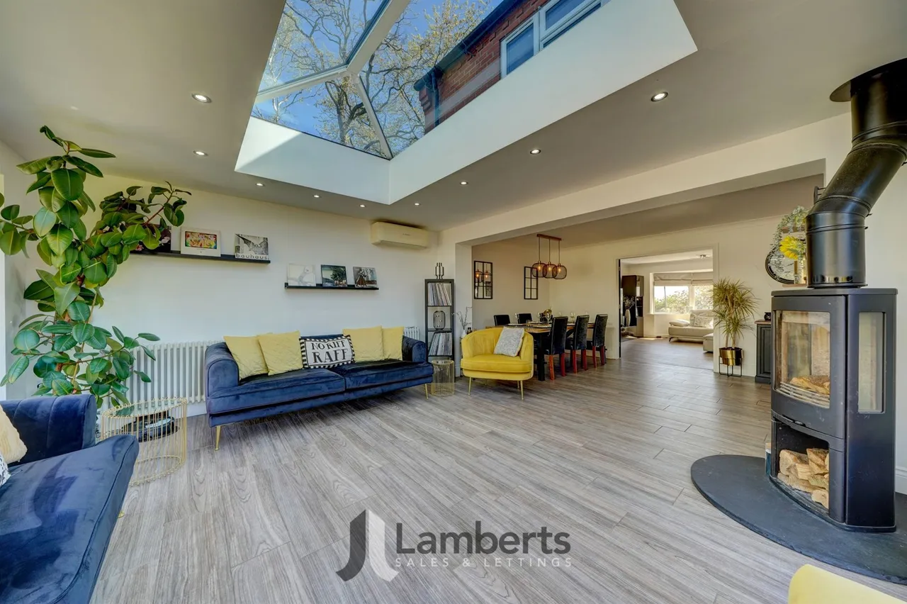Shellfield House, 1a Sambourne Lane, Redditch, photo 2