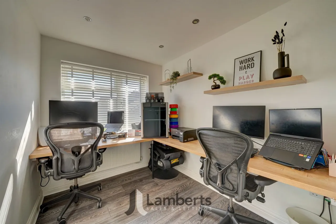 Shellfield House, 1a Sambourne Lane, Redditch, photo 9