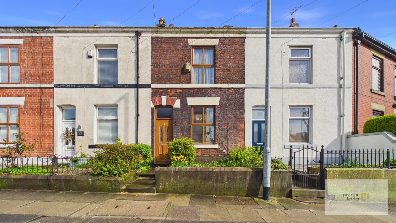3 bed house for sale — Church Street, Walshaw, Bury, BL8 3AT