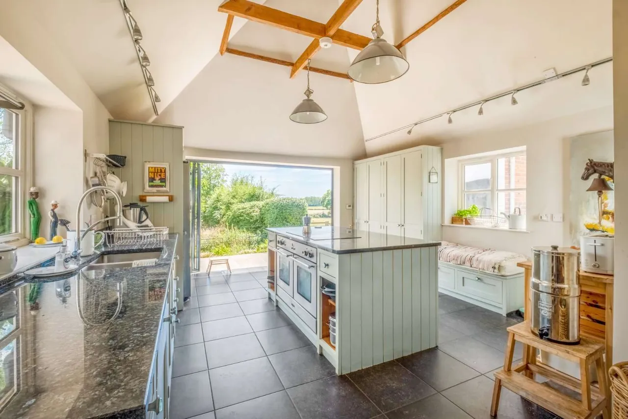 The Street, Frittenden, Cranbrook, Kent, TN17 2DD, photo 2