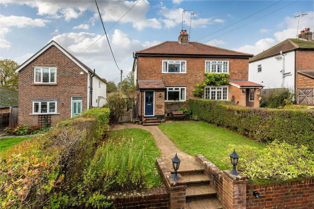 3 bed house for sale, Hogspudding Lane, Newdigate, RH5