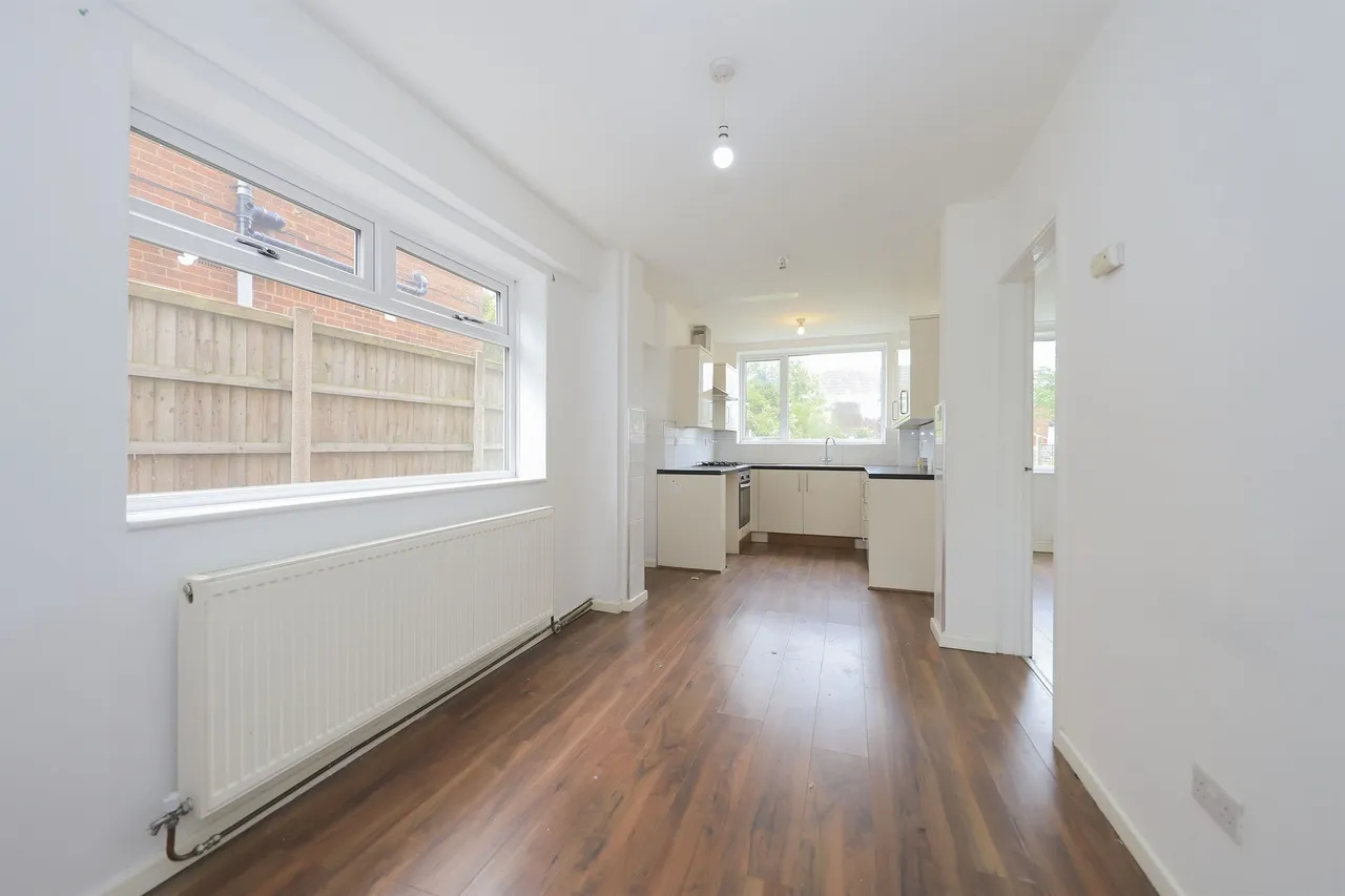 Shaw Road, Bilston, WV14, photo 3