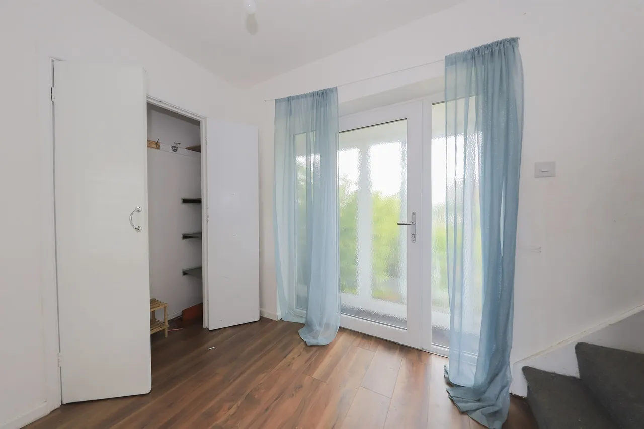 Shaw Road, Bilston, WV14, photo 4