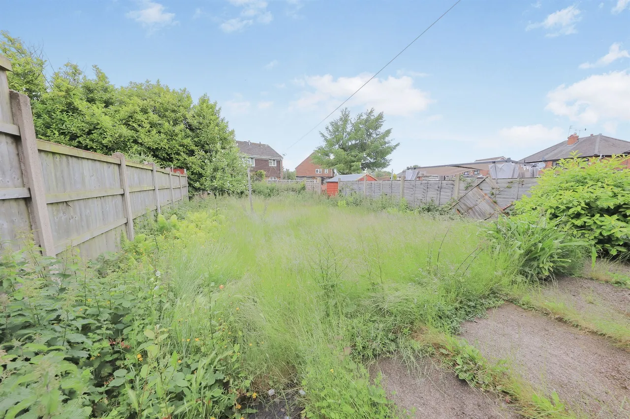 Shaw Road, Bilston, WV14, photo 12
