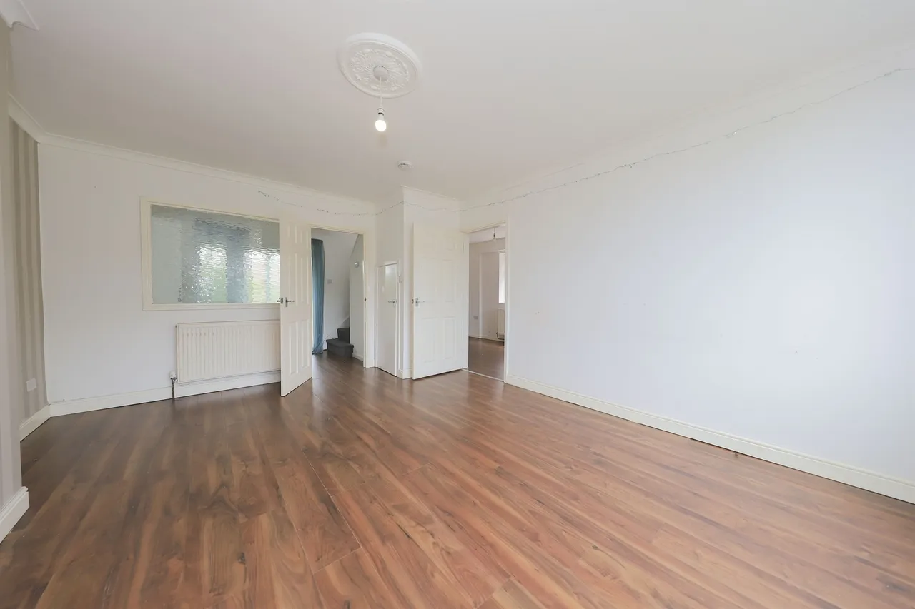 Shaw Road, Bilston, WV14, photo 5