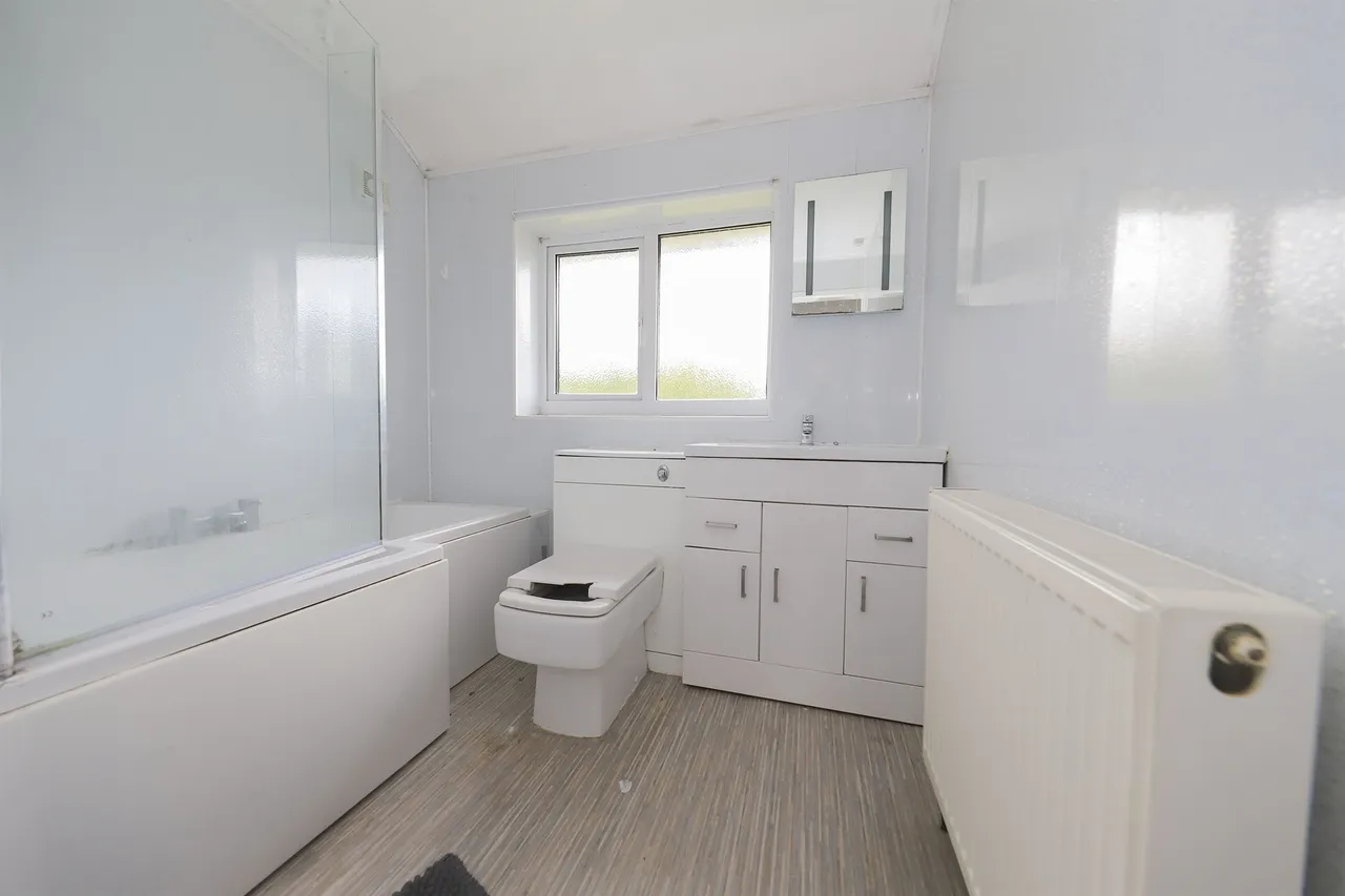 Shaw Road, Bilston, WV14, photo 10