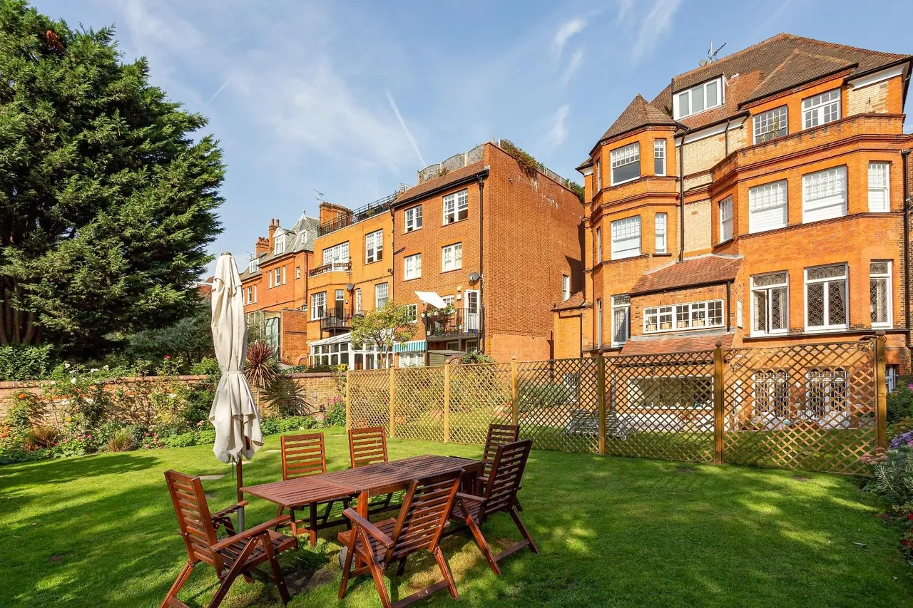 Eton Avenue Belsize Park, London NW3 3EU, photo 4