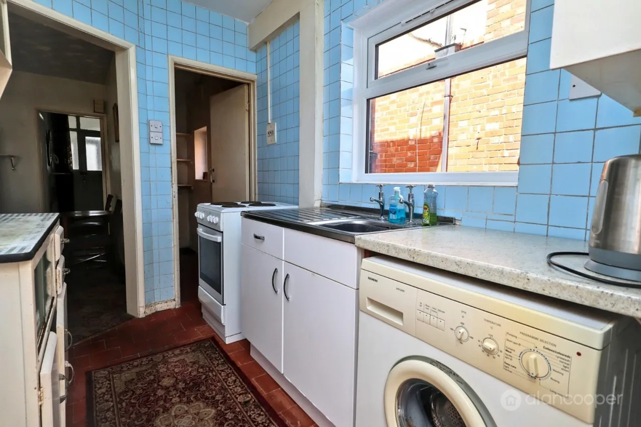 Oakdene Crescent, Weddington, CV10, photo 8