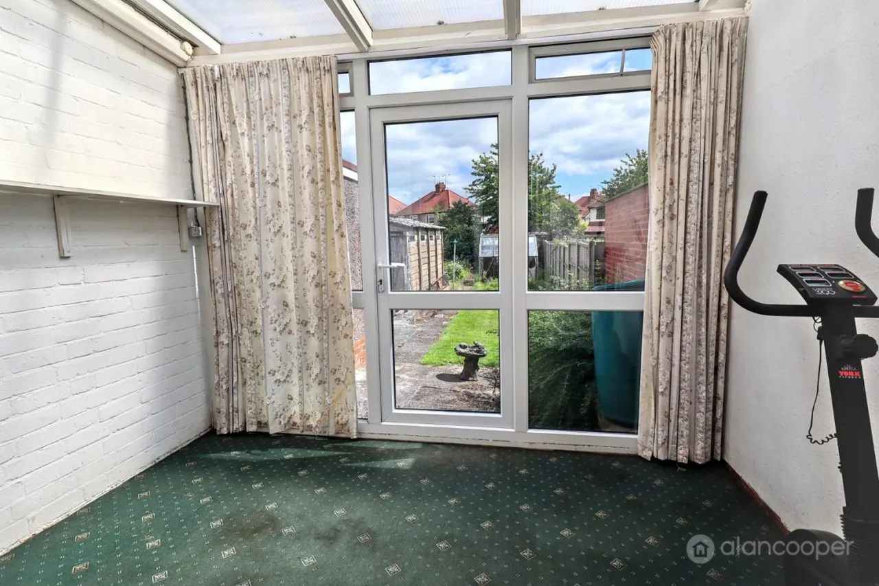 Oakdene Crescent, Weddington, CV10, photo 6