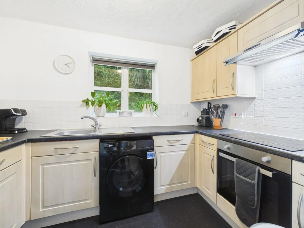 Sylvan Court, Stoke, Plymouth, photo 6