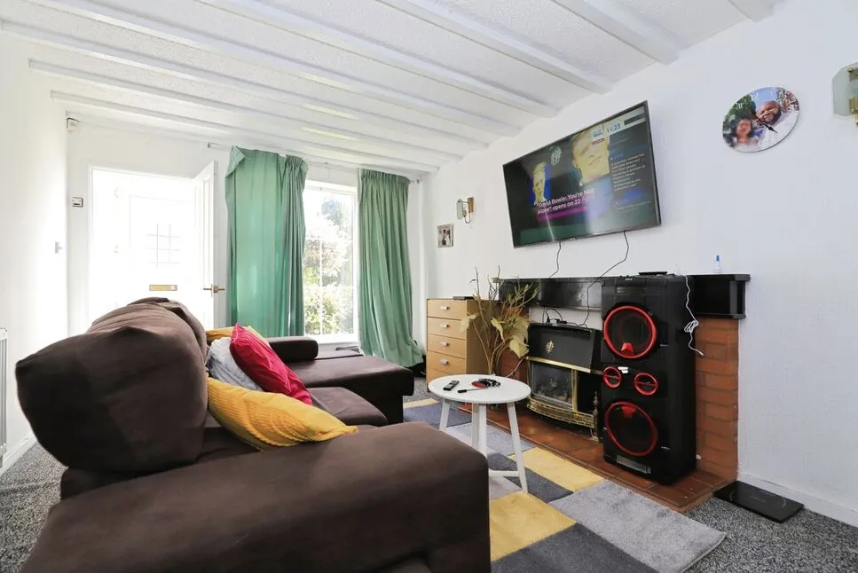 Woodford Close, Wolverhampton, West Midlands, WV9, photo 6