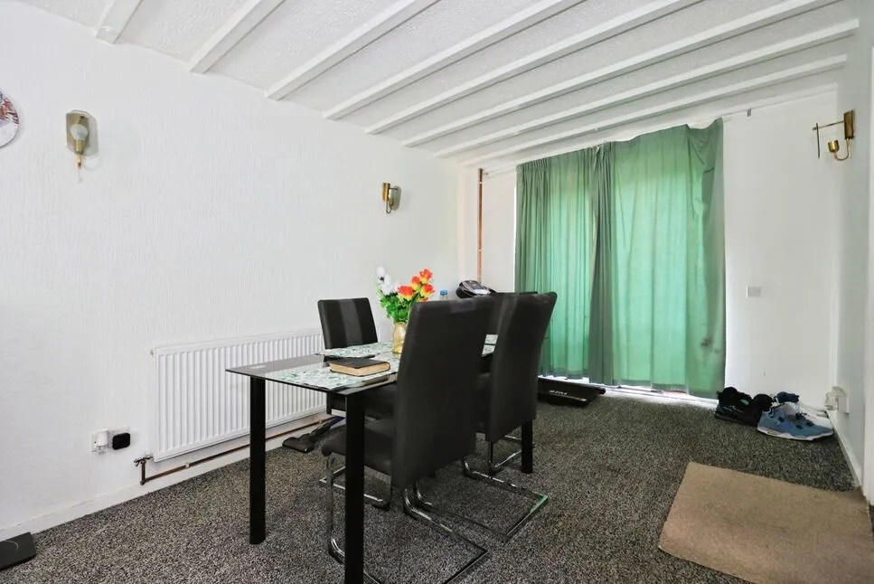 Woodford Close, Wolverhampton, West Midlands, WV9, photo 5