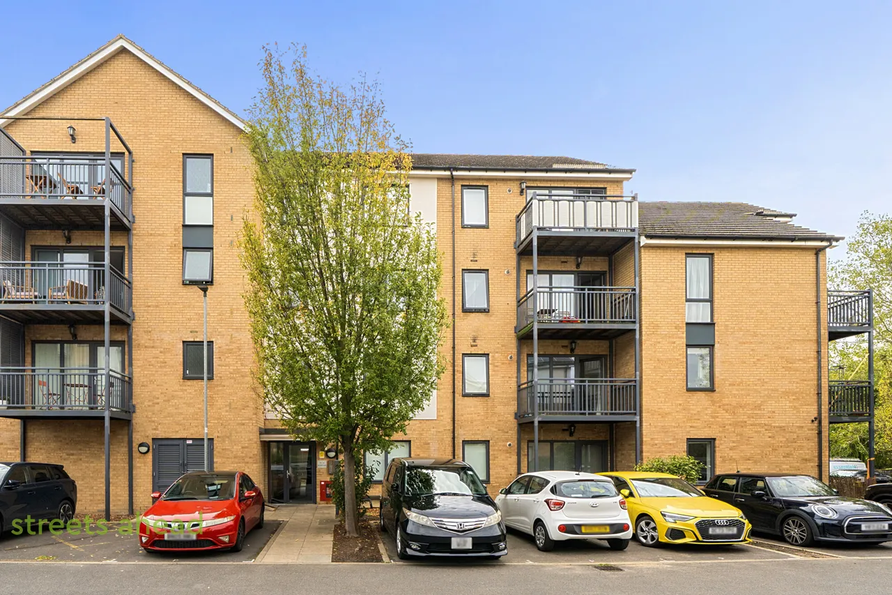 2 bed flat for sale, Watson Place, London, SE25