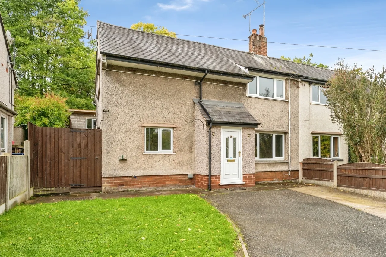 3 bed house for sale, Corwen Road, Pontblyddyn, CH7