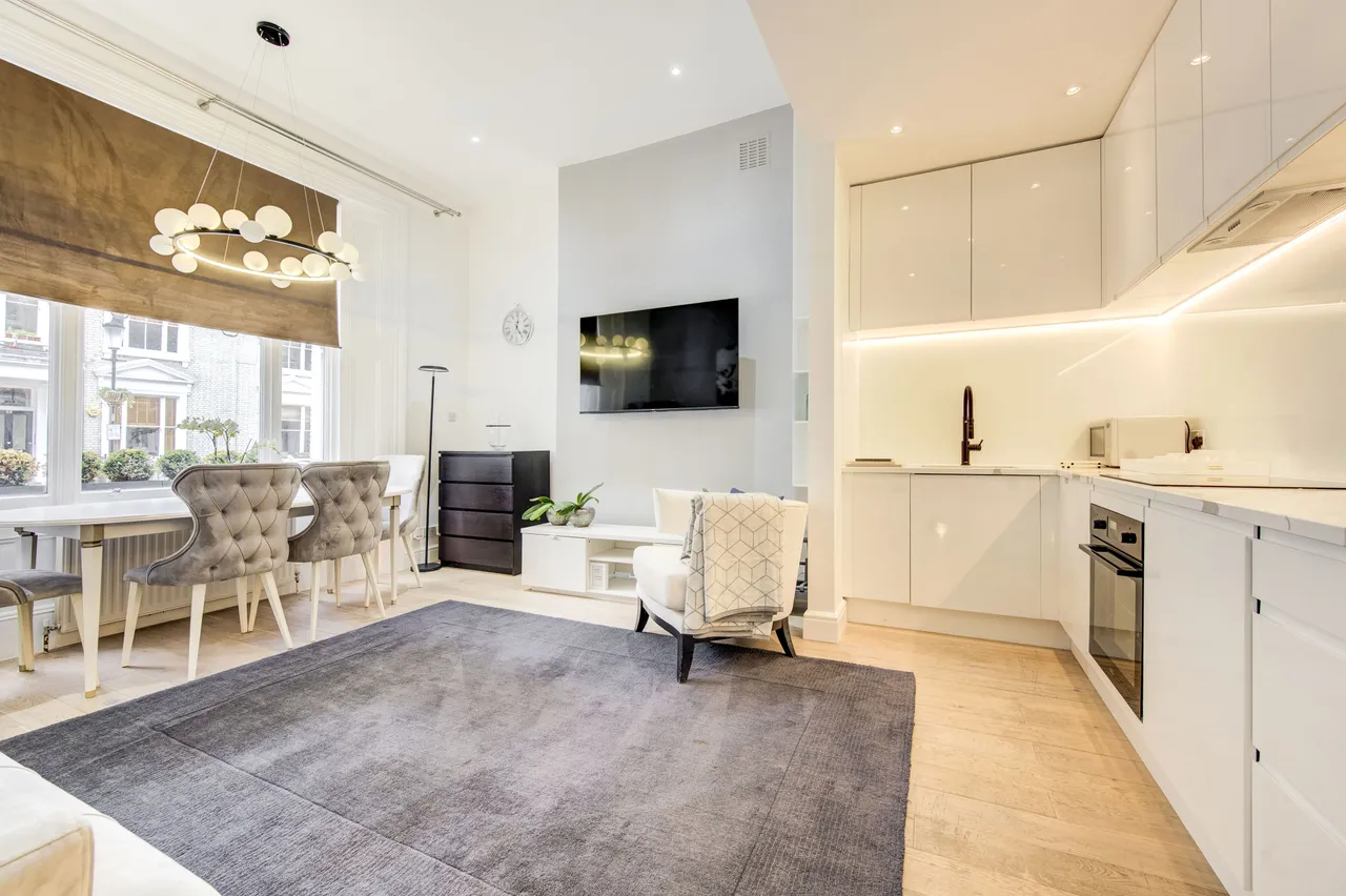 Flat 2, 48 Eardley Crescent, London, photo 4