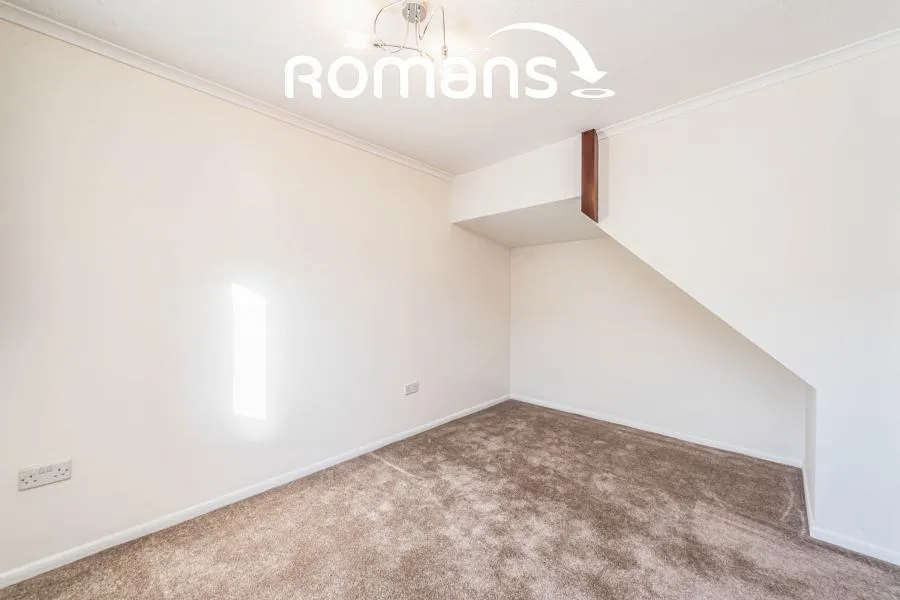 Carshalton Way, Lower Earley, RG6, photo 8