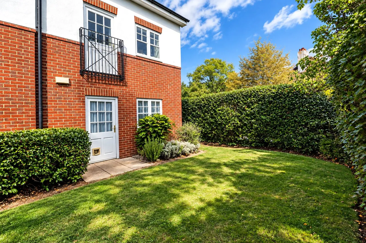 Kingsway, Woking, GU21, photo 5