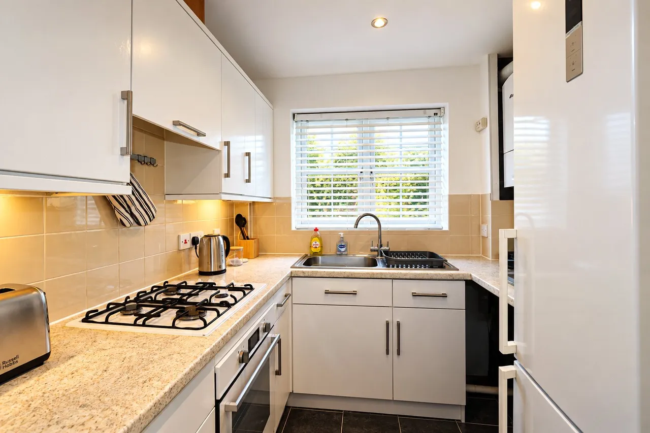 Kingsway, Woking, GU21, photo 4
