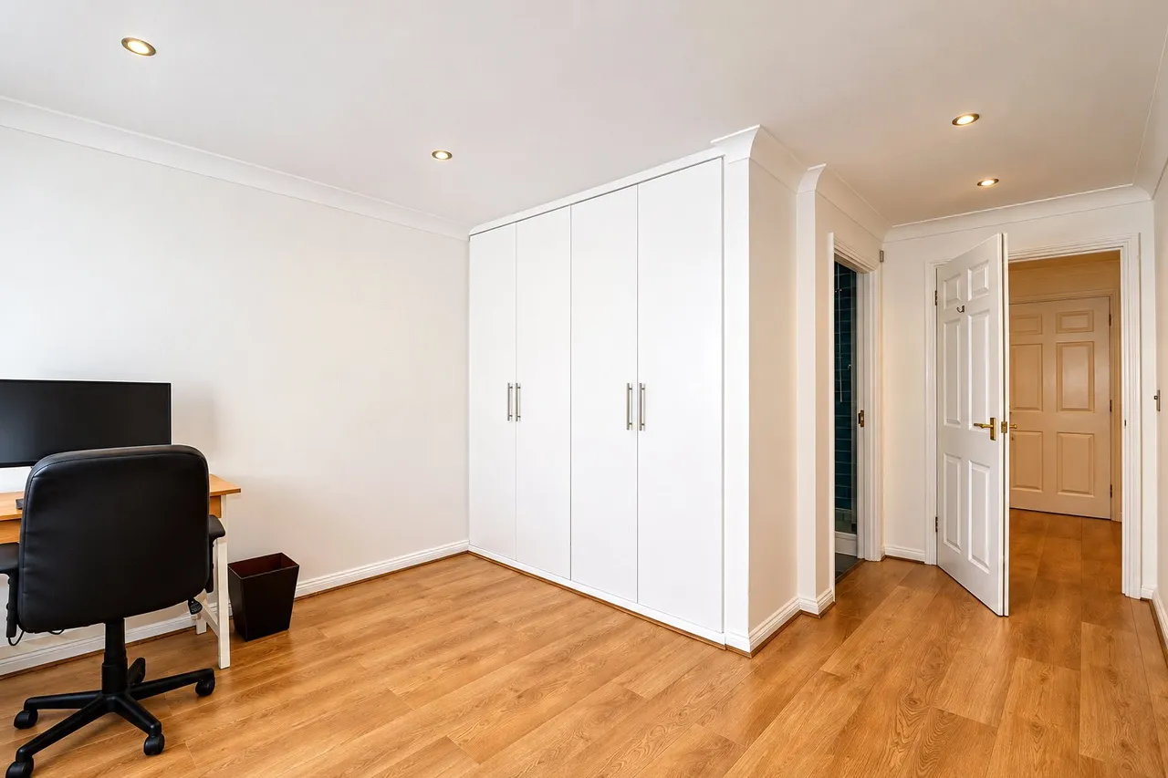 Kingsway, Woking, GU21, photo 7