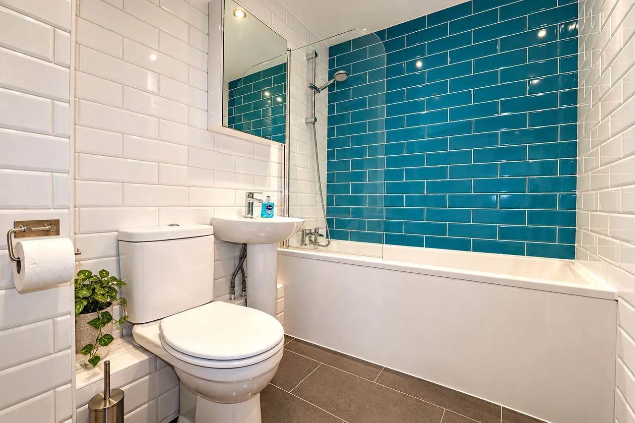 Kingsway, Woking, GU21, photo 9