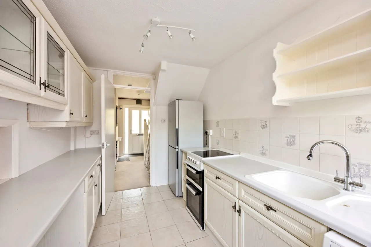 Sandy Vale, Haywards Heath, RH16, photo 4