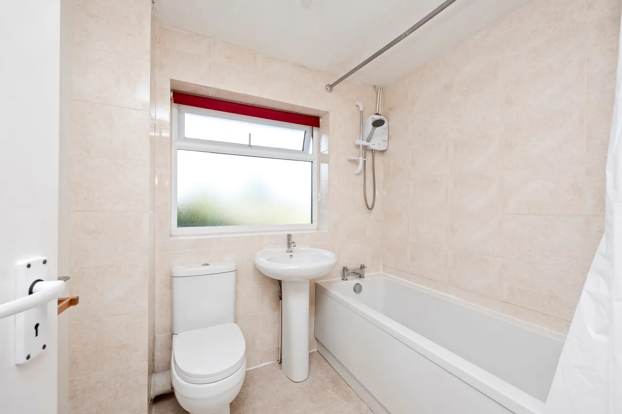 Sandy Vale, Haywards Heath, RH16, photo 5