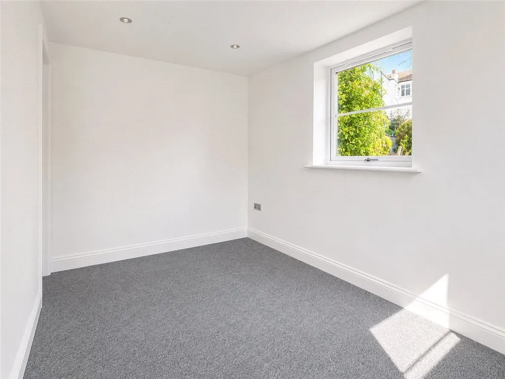 Hythe Road, Thornton Heath, CR7, photo 9