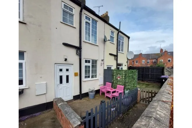 2 bed house for sale — Nottingham Terrace, Grantham