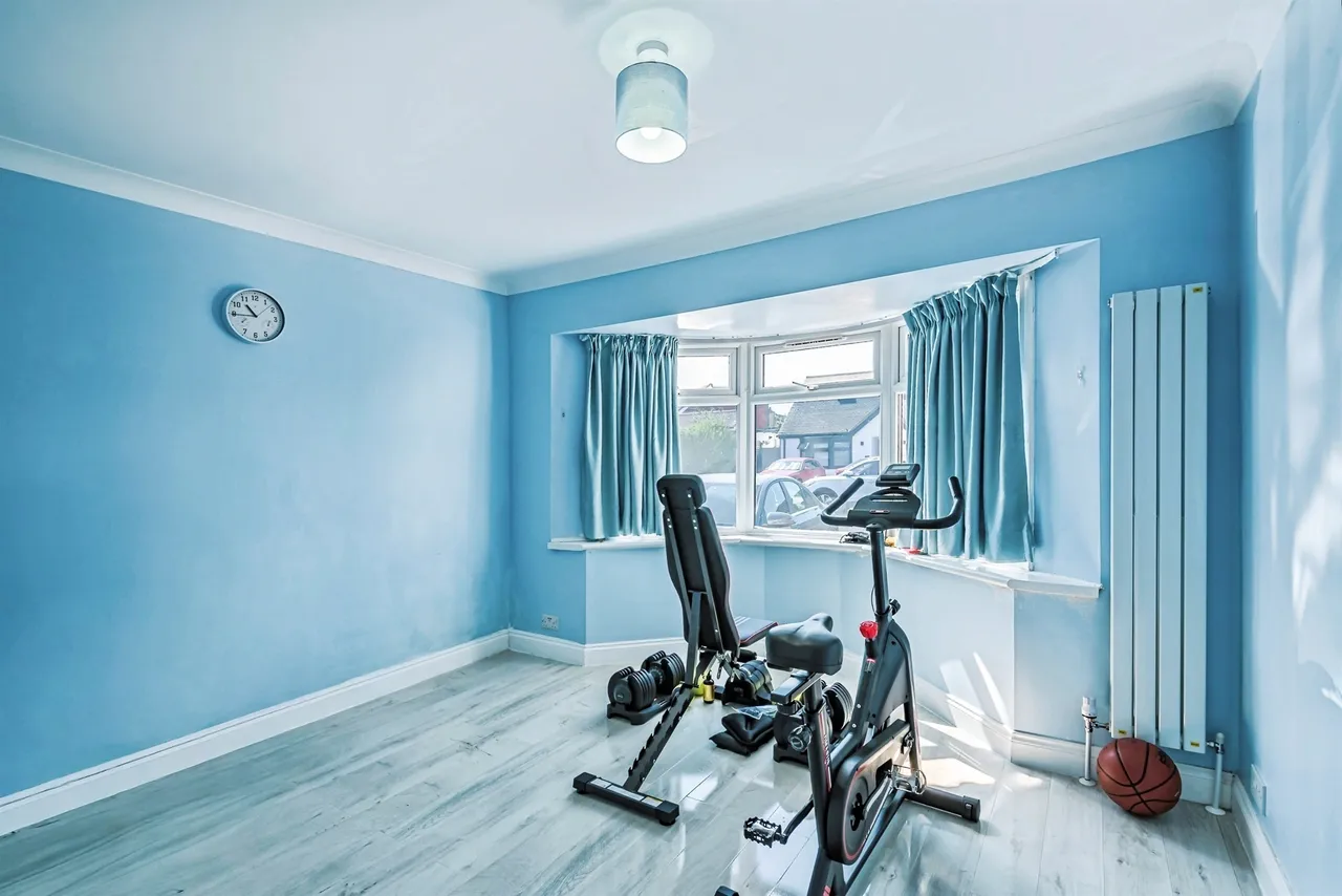 The Crescent, Southwick, BN42, photo 12