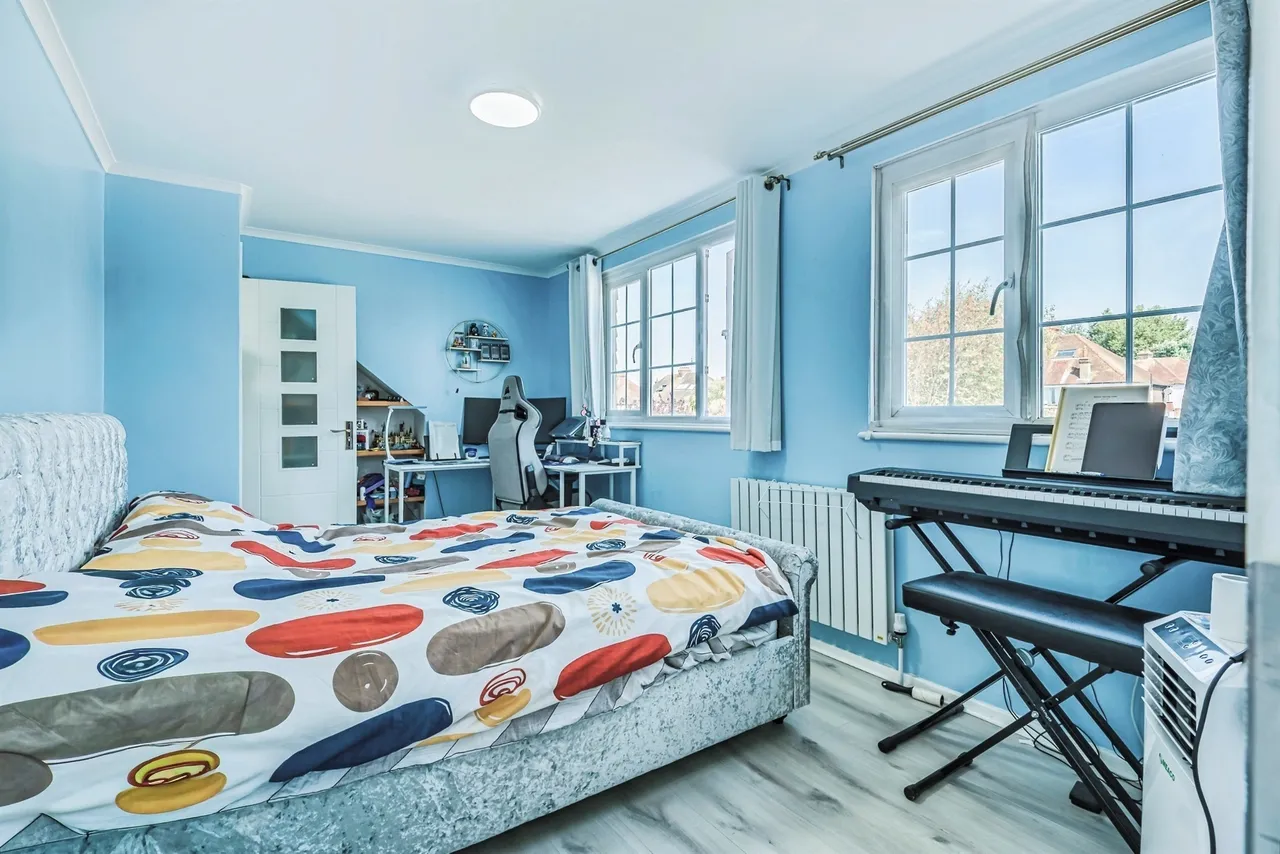 The Crescent, Southwick, BN42, photo 9