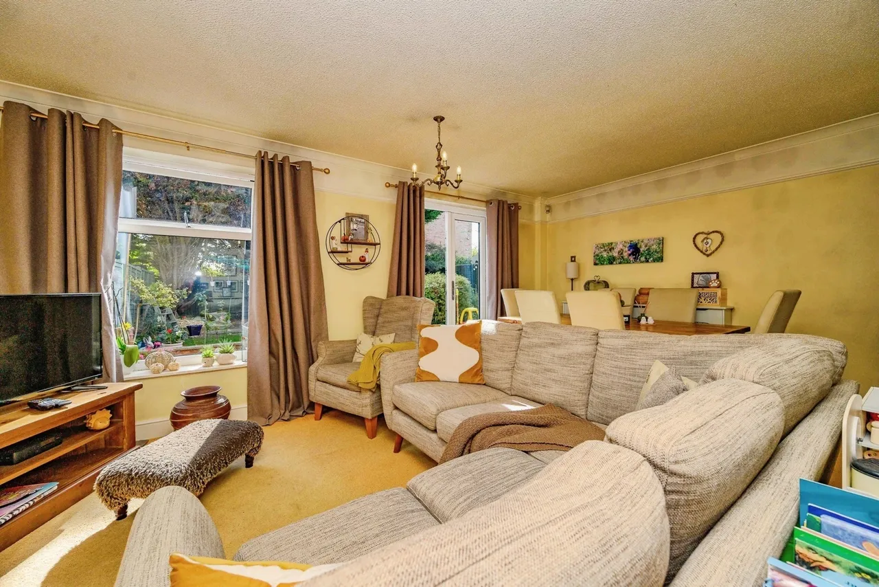 Hickling Close, Luton, Bedfordshire, LU2, photo 15