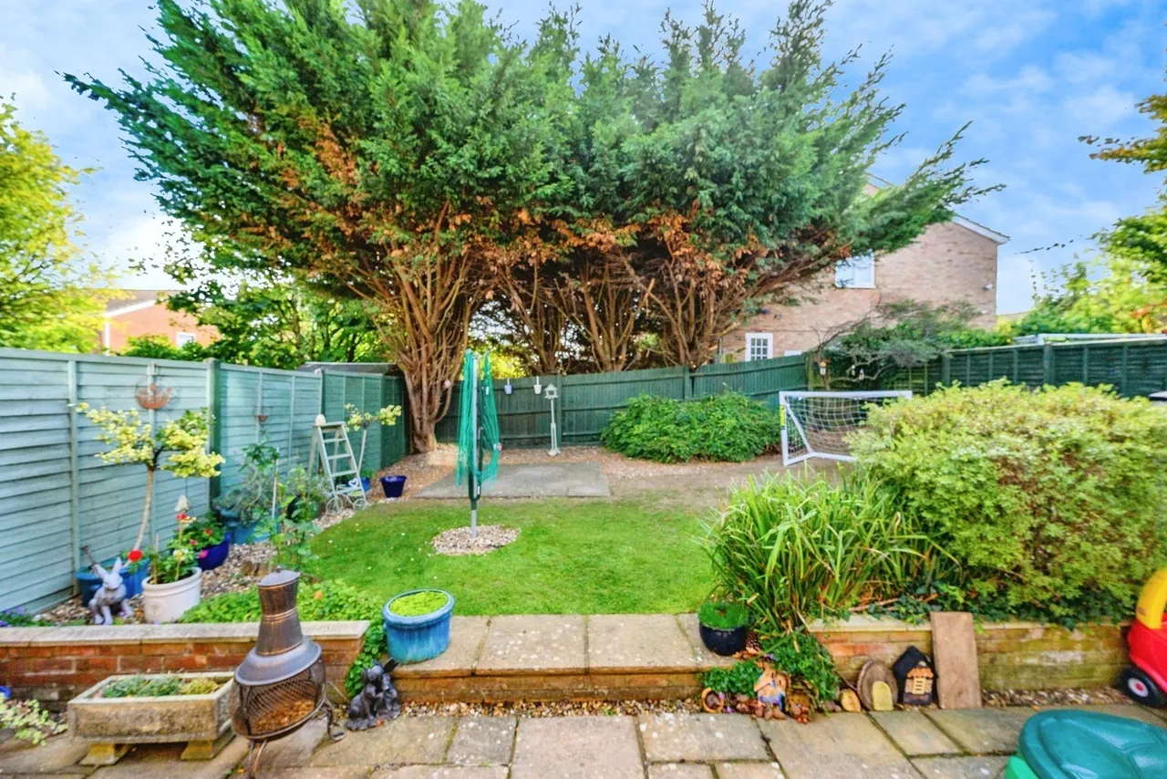 Hickling Close, Luton, Bedfordshire, LU2, photo 8