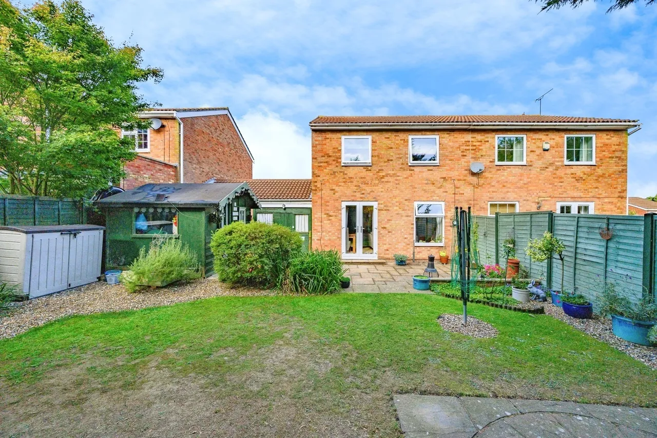 Hickling Close, Luton, Bedfordshire, LU2, photo 9
