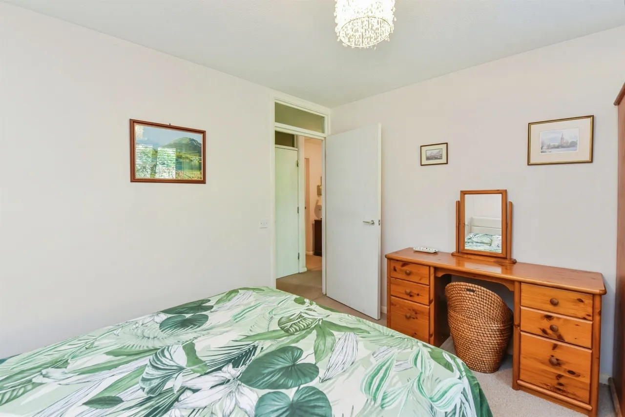 Langley Road, CHIPPENHAM, photo 11
