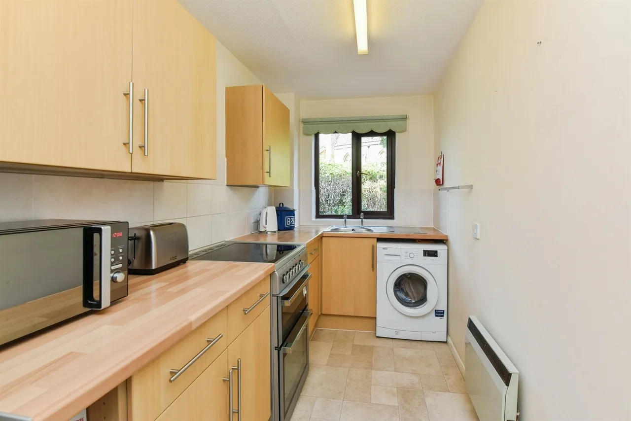 Langley Road, CHIPPENHAM, photo 6