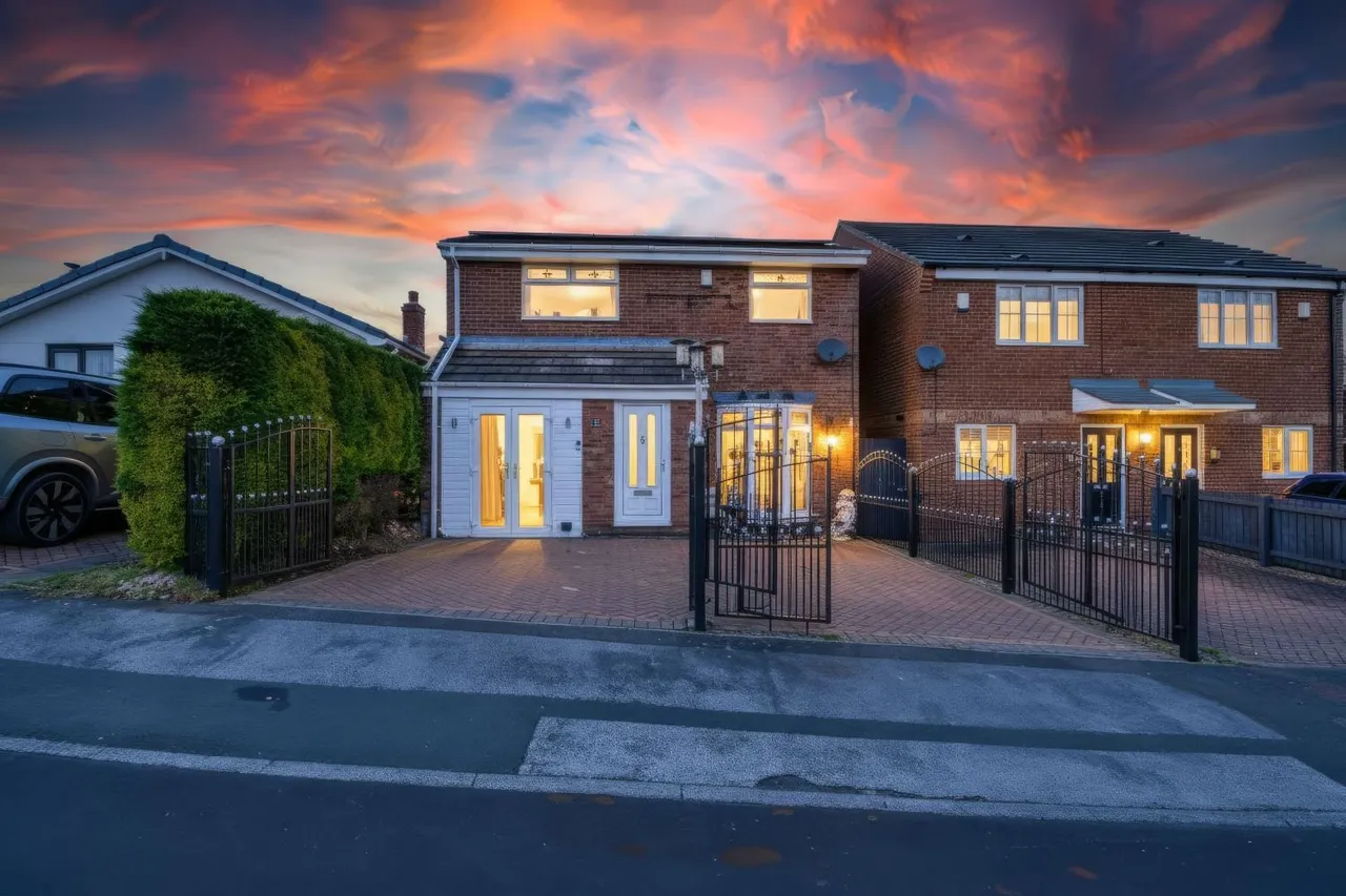 Amorys Holt Close, Maltby, S66, photo 27