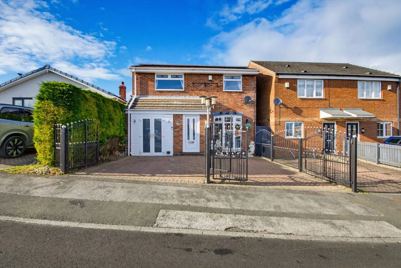 4 bed house for sale, Amorys Holt Close, Maltby, S66