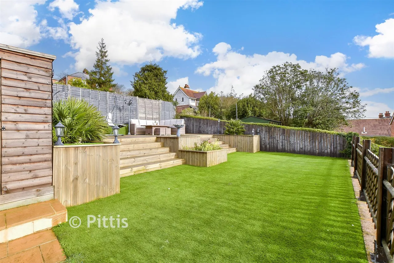 Clatterford Road, Newport, PO30, photo 10