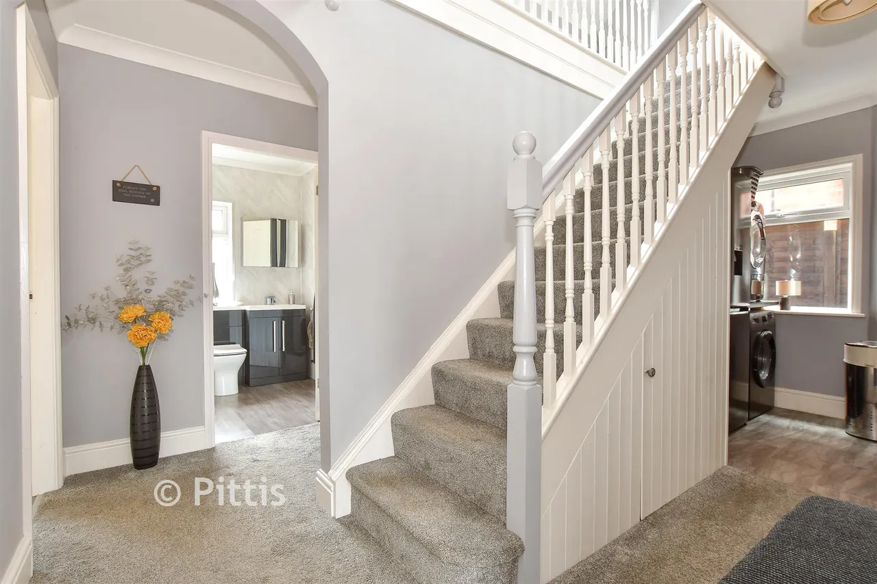 Clatterford Road, Newport, PO30, photo 6