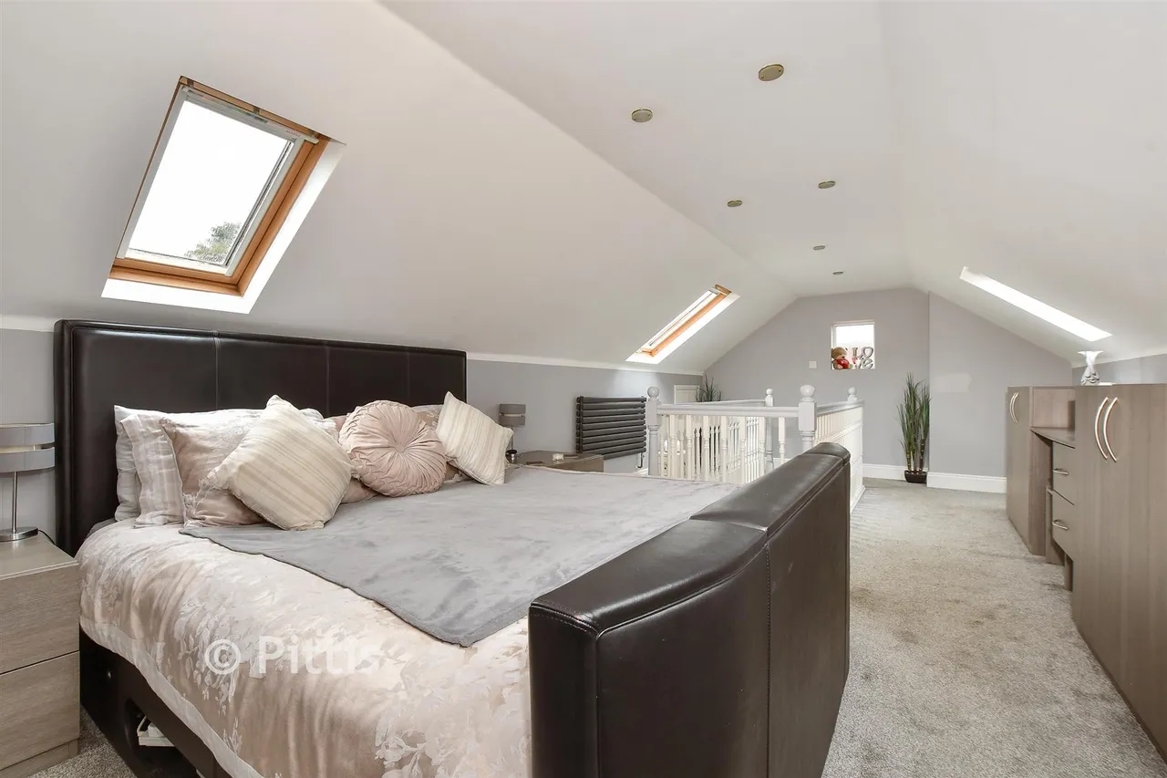 Clatterford Road, Newport, PO30, photo 7