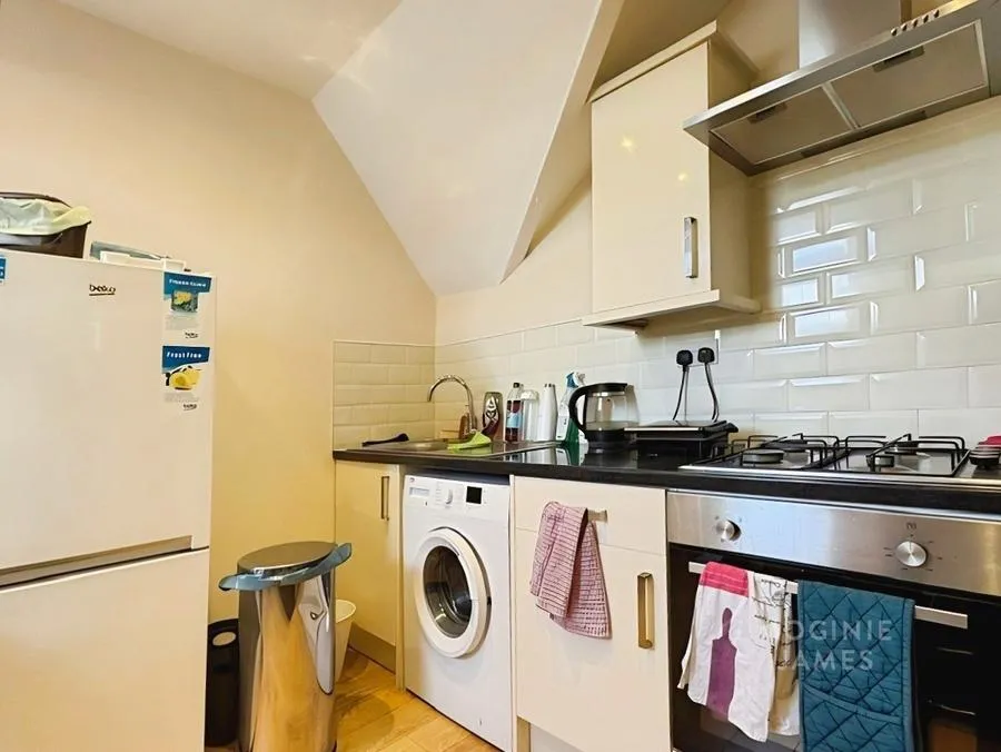 Colum Road, Cardiff, CF10, photo 3