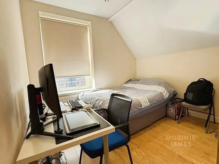 Colum Road, Cardiff, CF10, photo 2