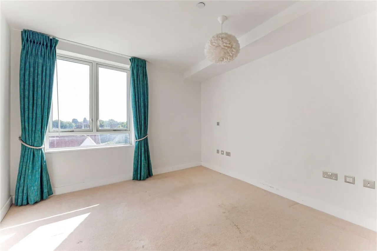 Leyton Road, Harpenden, Hertfordshire, AL5 2FH, photo 9