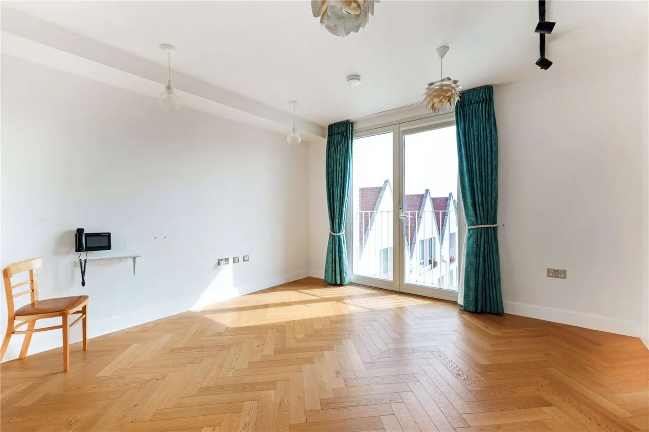 Leyton Road, Harpenden, Hertfordshire, AL5 2FH, photo 4