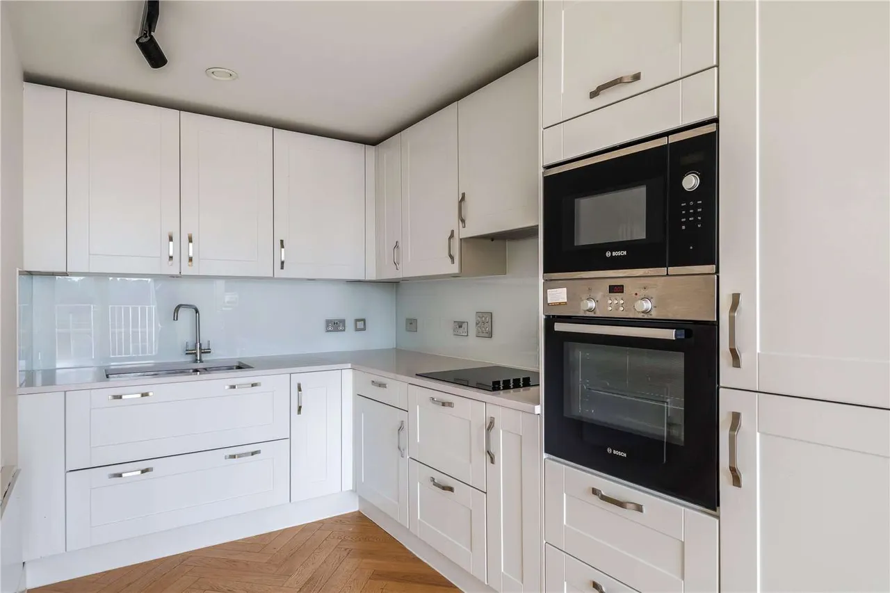 Leyton Road, Harpenden, Hertfordshire, AL5 2FH, photo 6