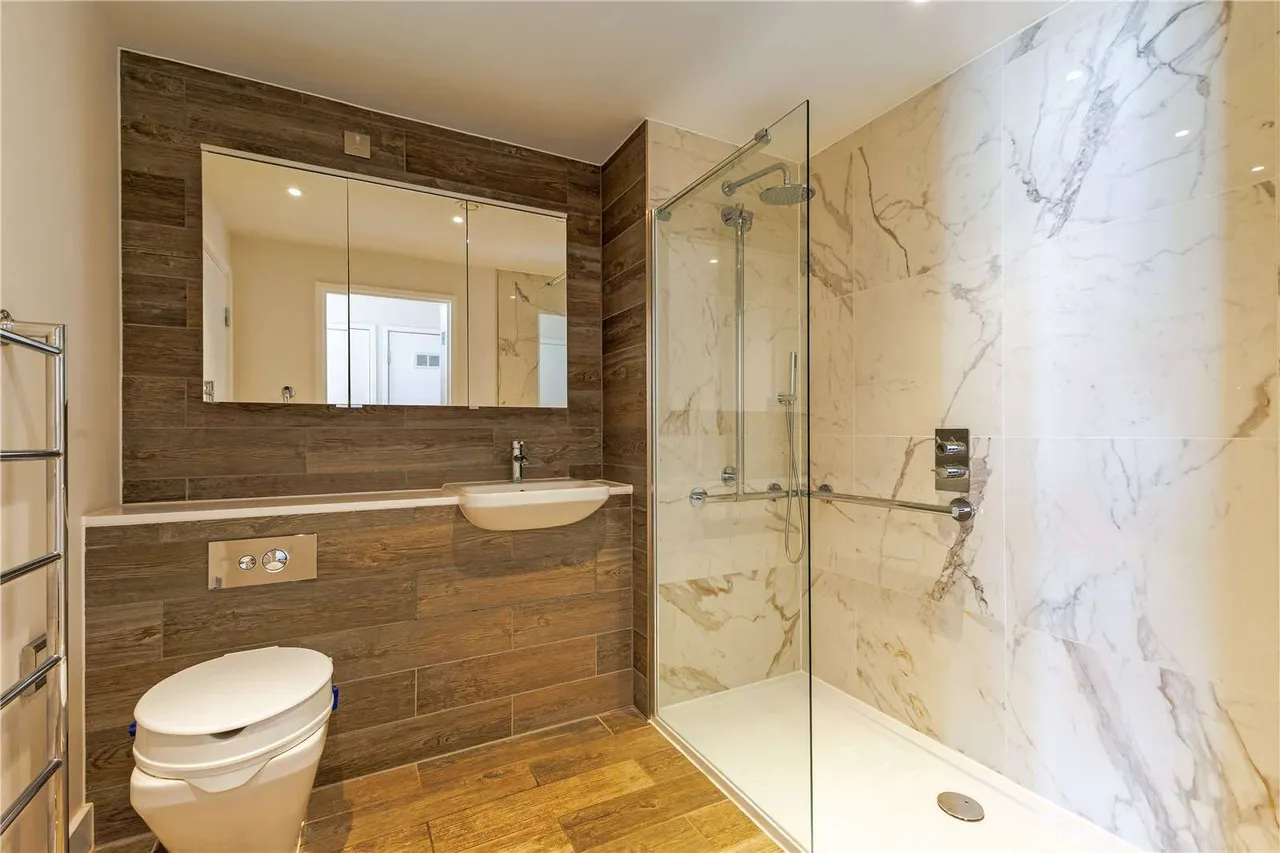 Leyton Road, Harpenden, Hertfordshire, AL5 2FH, photo 10
