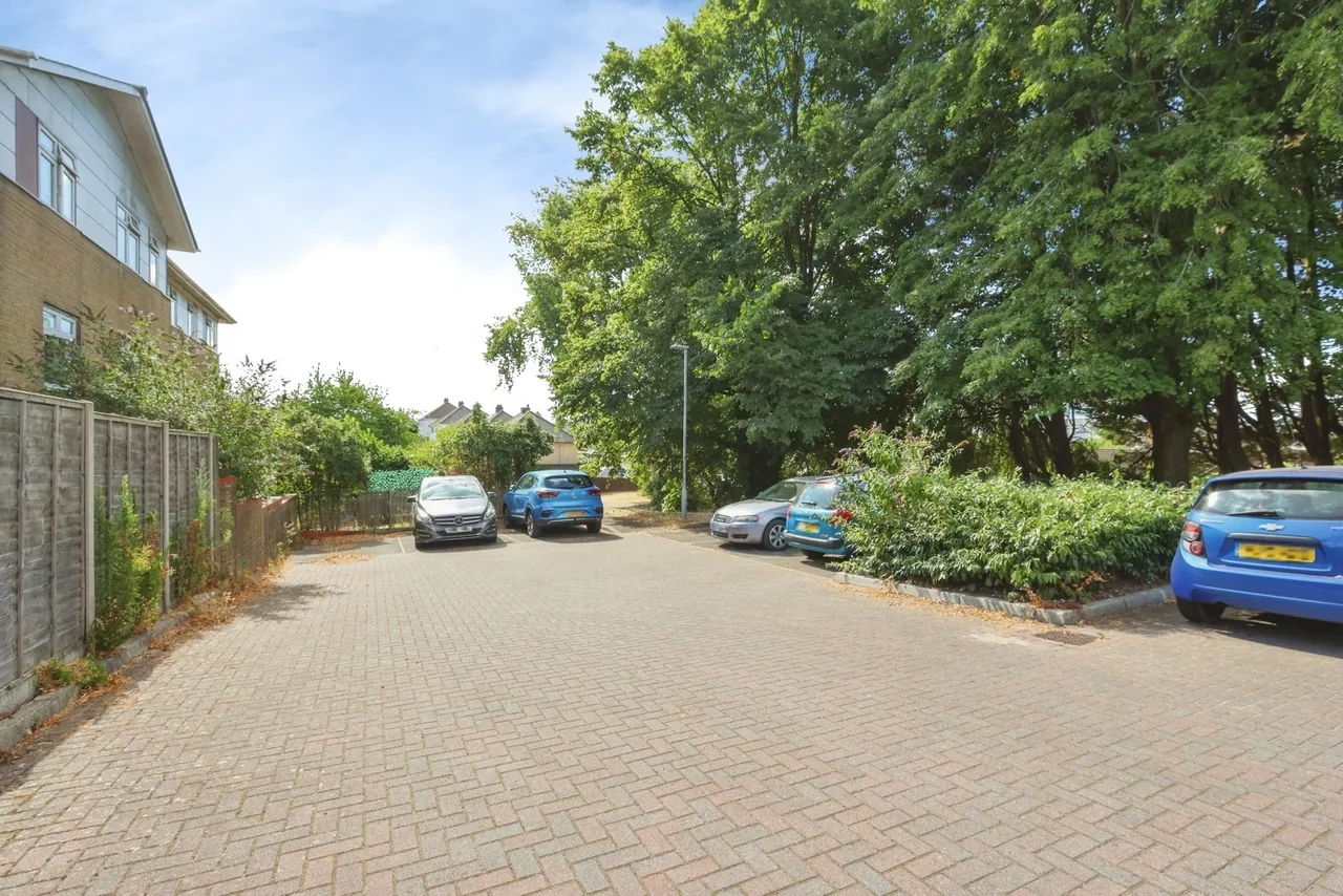 Bartlett Way, Poole, BH12, photo 3
