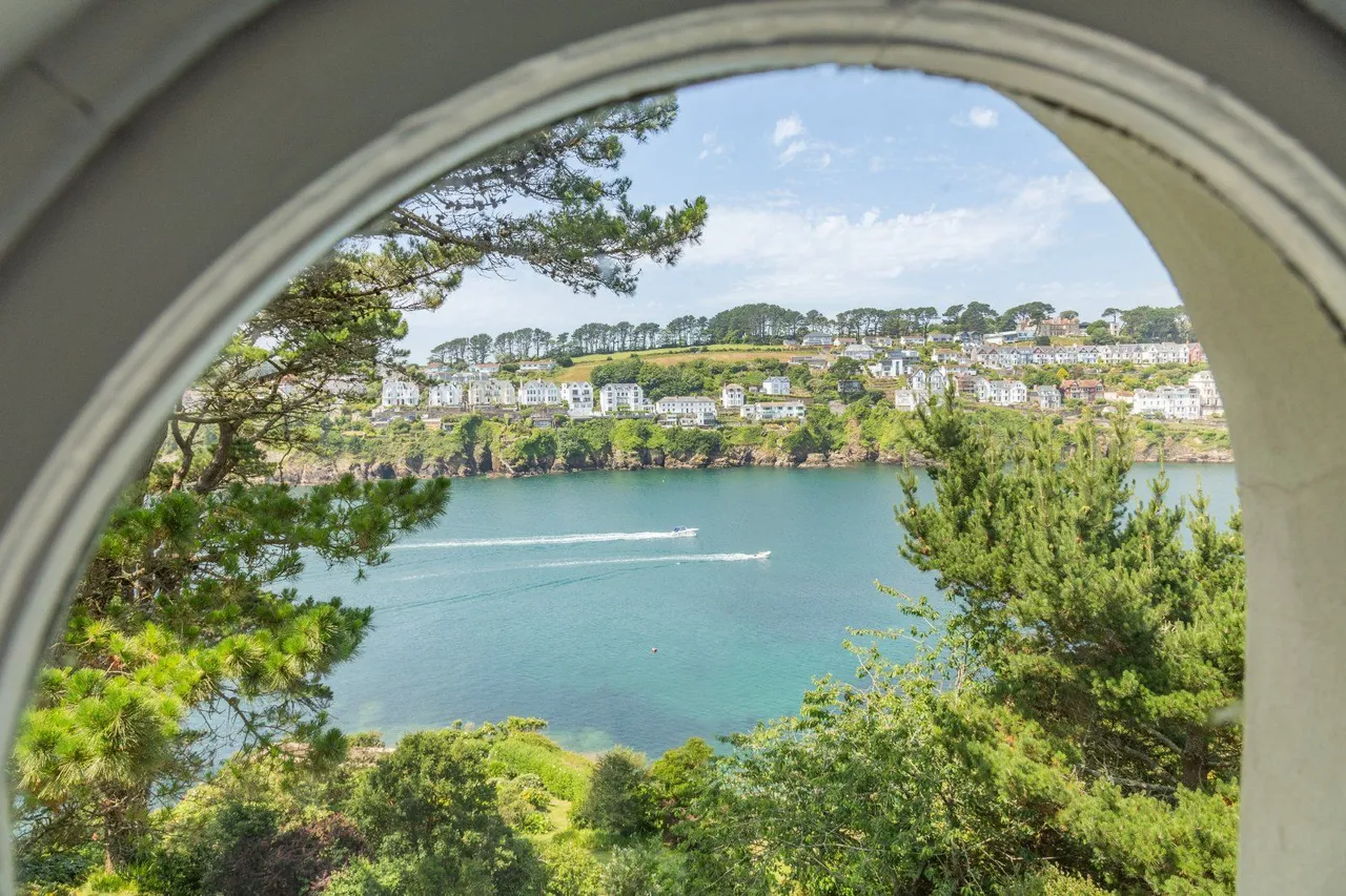 Polruan-By-Fowey, Cornwall, PL23 1PW, photo 4