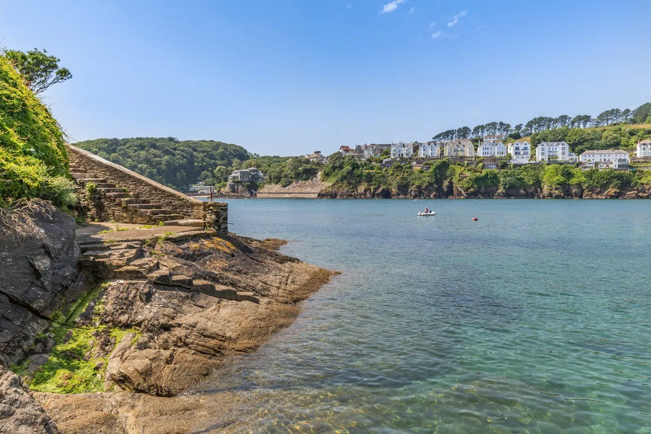 Polruan-By-Fowey, Cornwall, PL23 1PW, photo 2